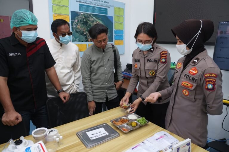 ‎SPPG POLDA KEPRI MENARIK PERHATIAN ANGGOTA DPRD KOTA BATAM, MAHASISWA, DAN KOMUNITAS OJEK ONLINE UNTUK BERKUNJUNG