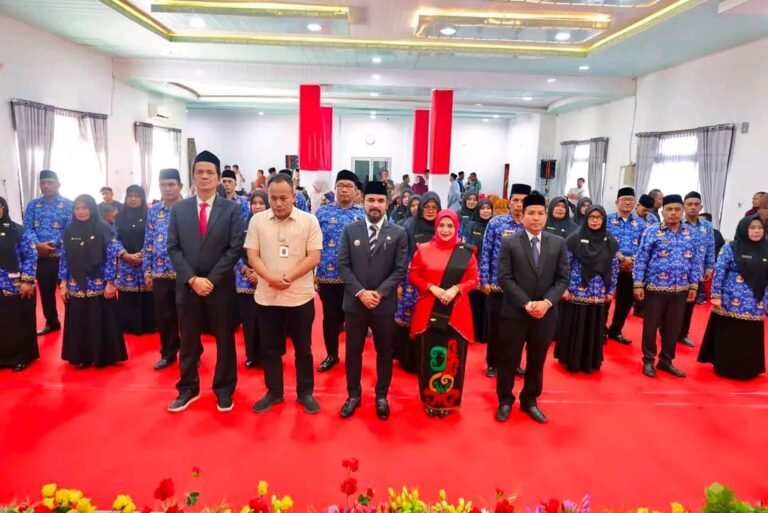 21 Kepsek dan 8 Kapus Di Lingkungan Pemkab Atim Di Lantik