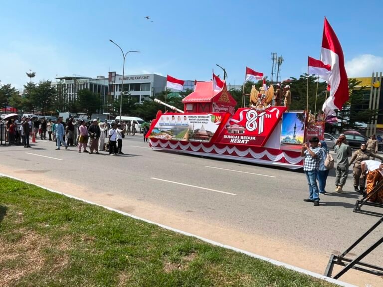 Meriahkan HUT RI Ke-81, Polresta Barelang Amankan Pawai Budaya dan Kendaraan Hias di Kota Batam