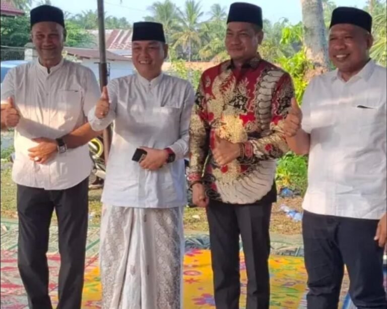 Wakil Bupati Aceh Timur T. Zainal Abidin, S.Pd.I., dan H. Sulaiman Tole Takziah ke Rumah Duka Rubiah