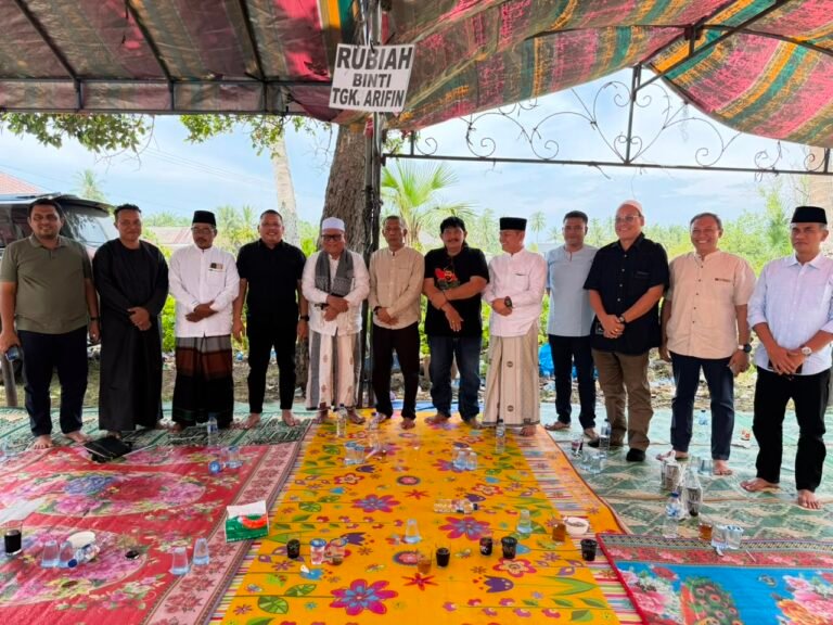 Ketua DPRA Melayat ke Rumah Duka Ibunda Abon Yunus di Aceh Timur