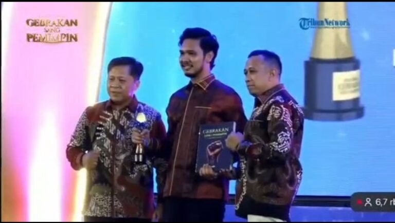 Anggota DPRK Aceh Timur Zulfahmi Terima Serambi Award karena Berani Bela Hak Rakyat atas Lahan HGU