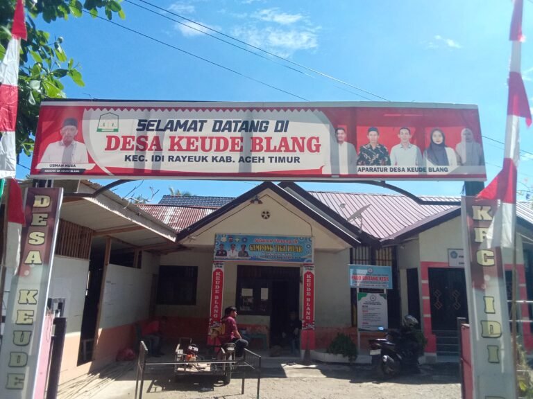 Jelang 17 Agustus, Pemerintah Desa Keude Blang dan Pemuda Kompak Gelar Gotong Royong