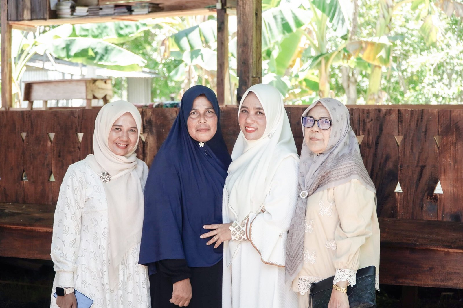 Istri Wakil Bupati Aceh Timur Bangun Balai Pengajian Secara Swadaya kepada Masyarakat.