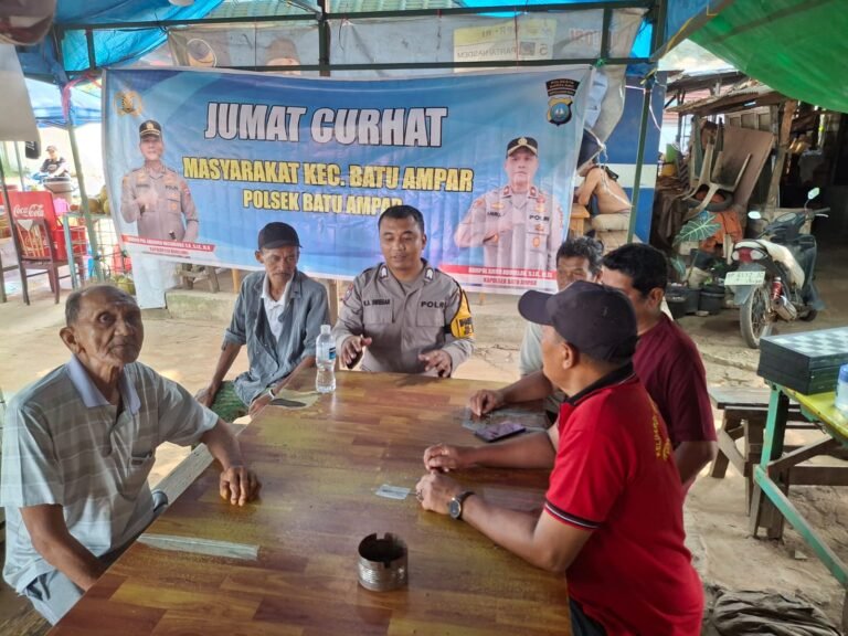 Dalam kegiatan Rutin Jumat Curhat Kamtibmas Polsek batu ampar dengan warga batu merah : Penting Nya Terus Bersinergi Jaga Situasi Kamtibmas, Call center Layanan Polisi 110 