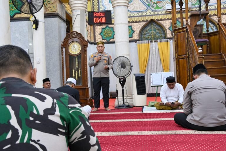 Subuh Keliling Hari Keempat, Kapolres Aceh Timur Ajak Warga Perkuat Kepedulian Keamanan Lingkungan