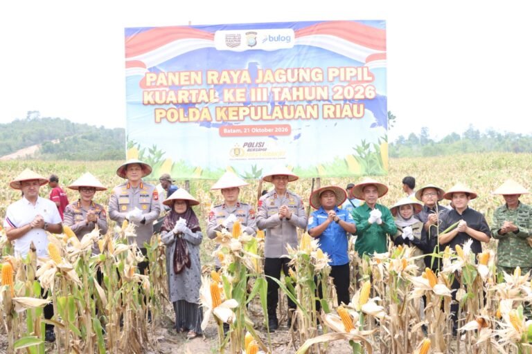 Polresta Barelang Bersama Polda Kepri Gelar Panen Raya Jagung Pipil Kuartal III 2026, Salurkan Bantuan Sembako untuk Masyarakat Galang